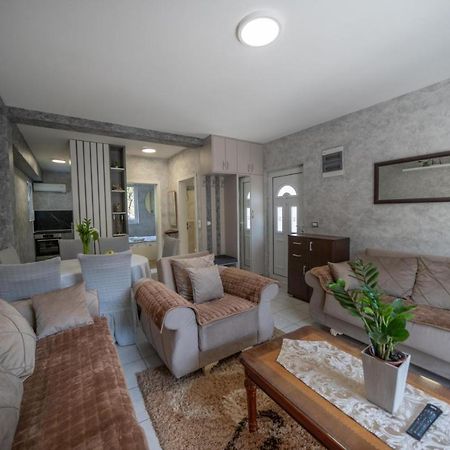 Apartman Anja Risan Buitenkant foto