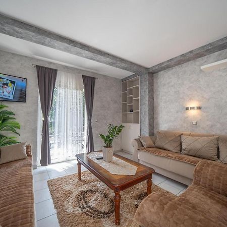 Apartman Anja Risan Buitenkant foto