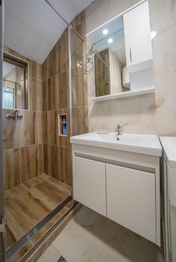 Apartman Anja Risan Buitenkant foto