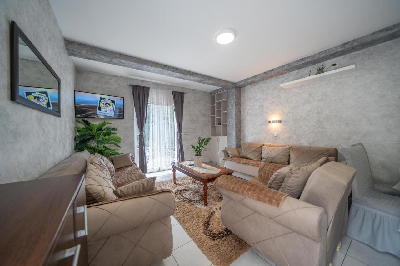 Apartman Anja Risan Buitenkant foto