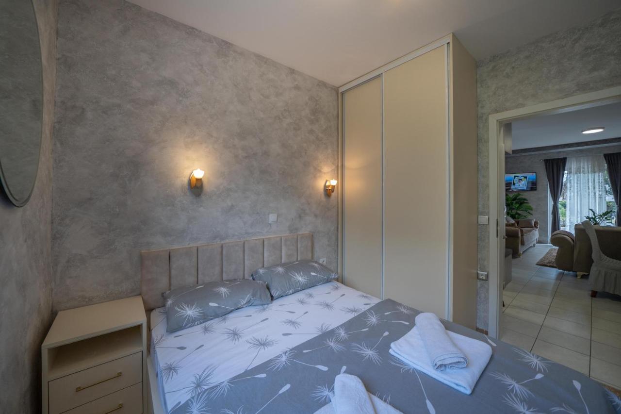 Apartman Anja Risan Buitenkant foto
